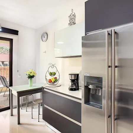 Samya By Lovelystay Apartmán